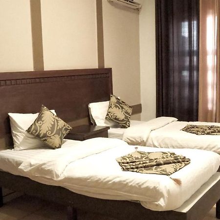 Al Fawanes Hotel Apartments Амман Экстерьер фото
