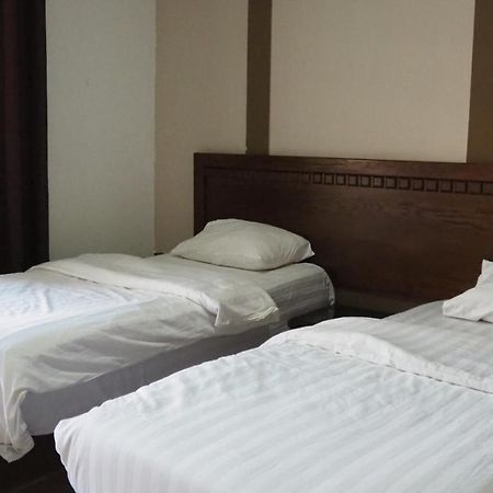 Al Fawanes Hotel Apartments Амман Экстерьер фото