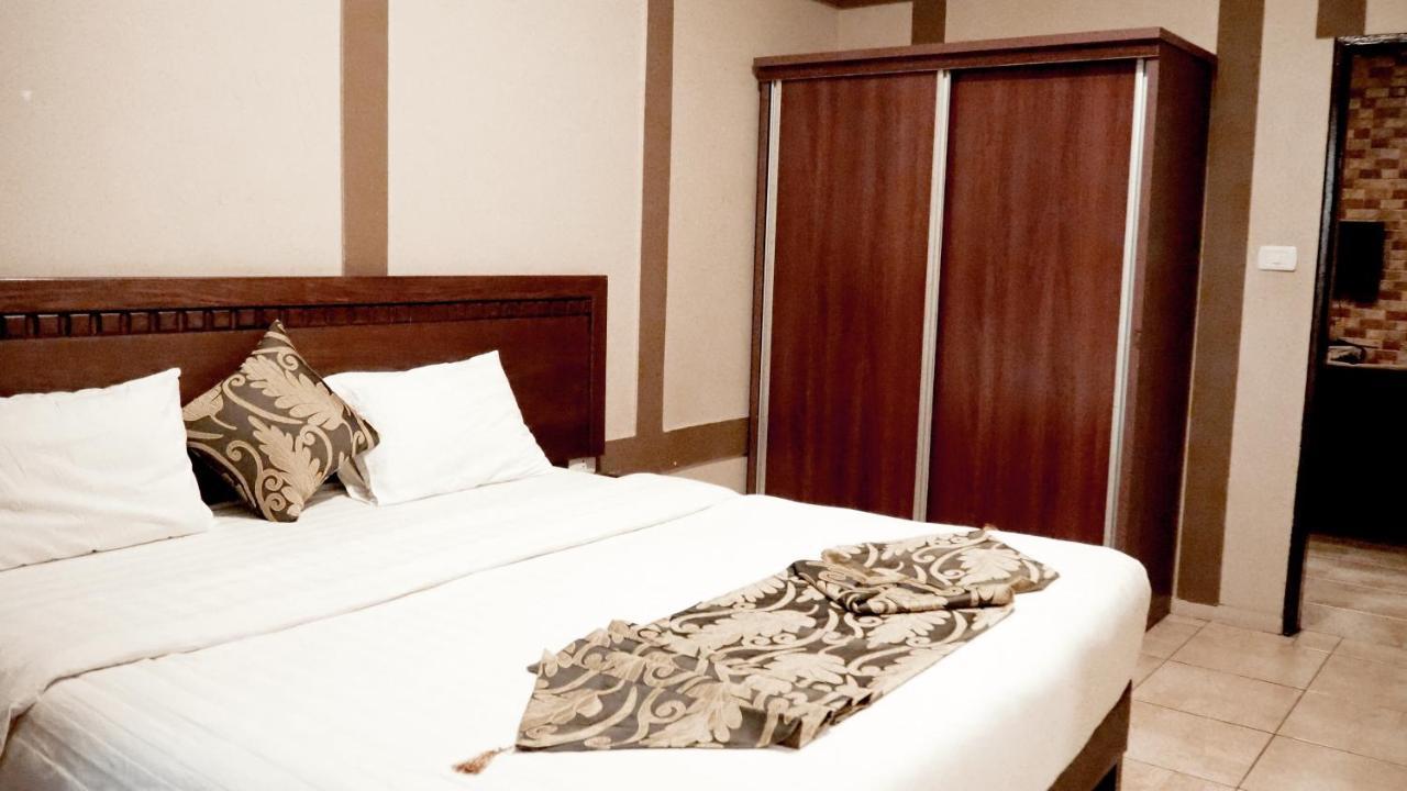 Al Fawanes Hotel Apartments Амман Экстерьер фото
